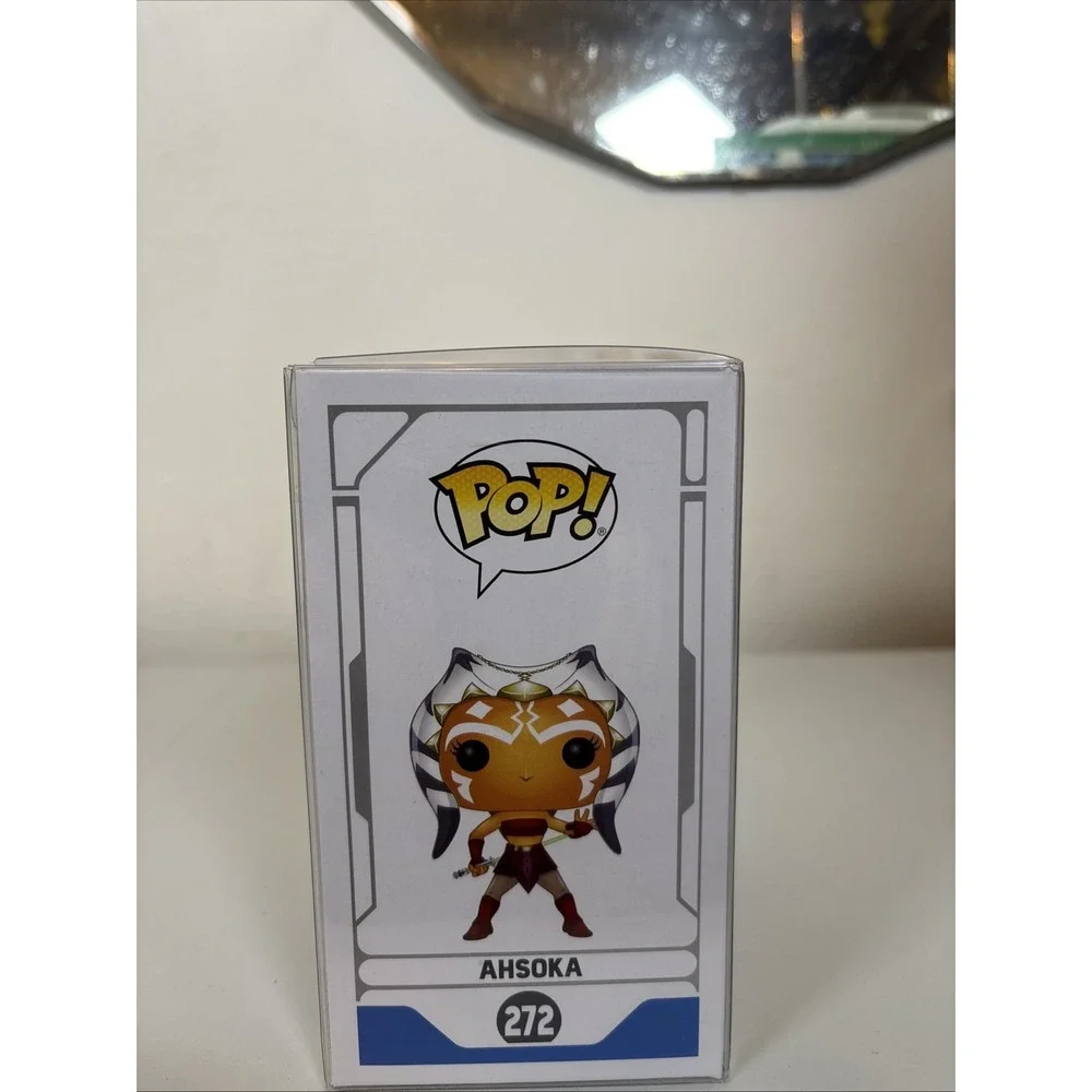 Funko Pop! Vinyl: Star Wars - Ahsoka Tano - Hot Topic (Exclusive) #272 Protector